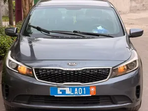 Kia Forte 2018 Gris