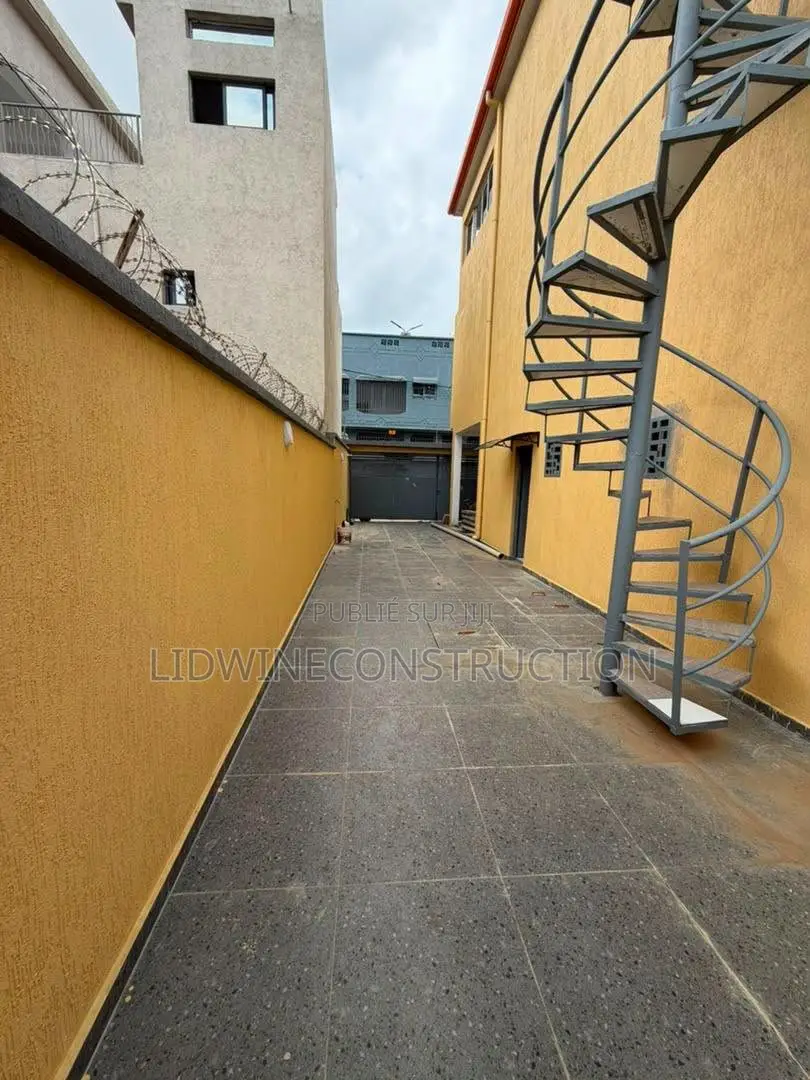 7chbre Duplex dans Bingerville à Vendre