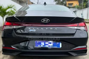 Hyundai Elantra SE 2023 Noir