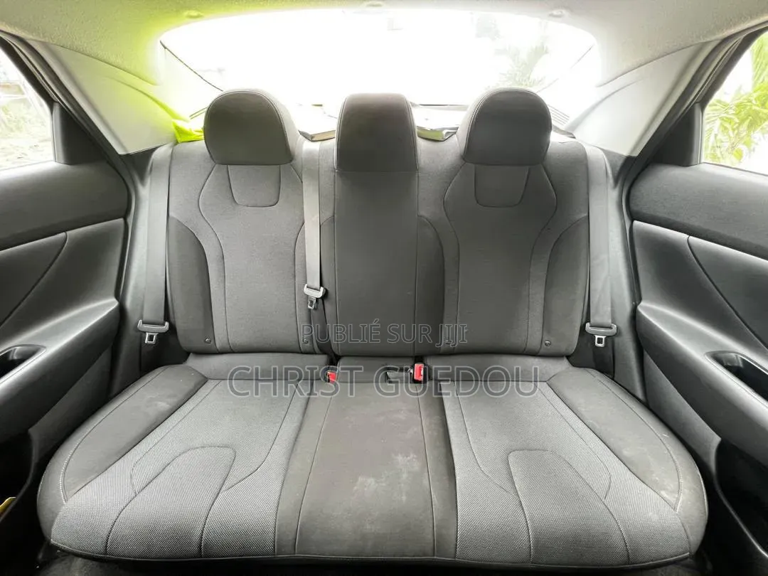 Hyundai Elantra SE 2023 Noir