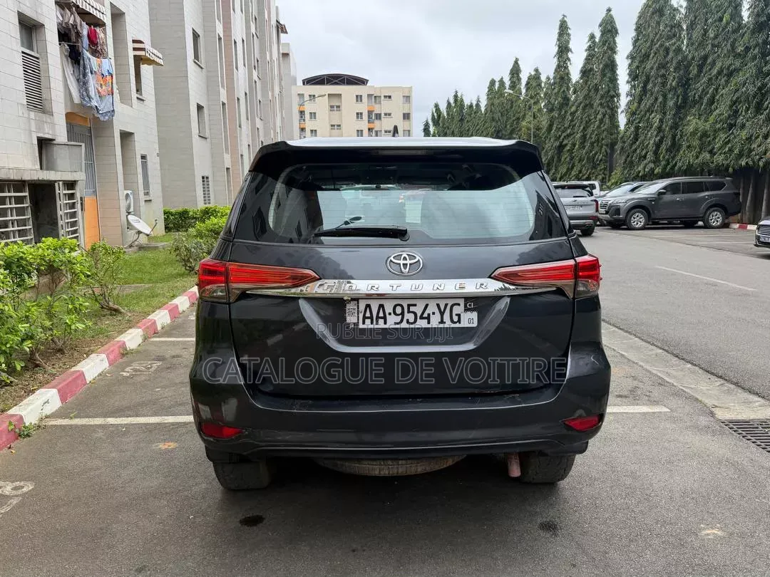 Toyota Fortuner 2020 Noir