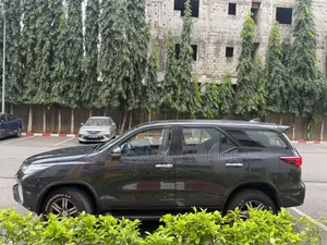 Toyota Fortuner 2020 Noir