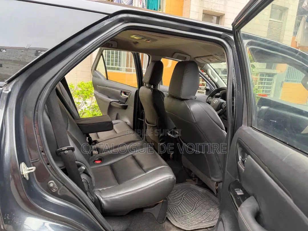 Toyota Fortuner 2020 Noir