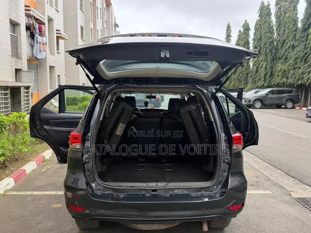 Toyota Fortuner 2020 Noir