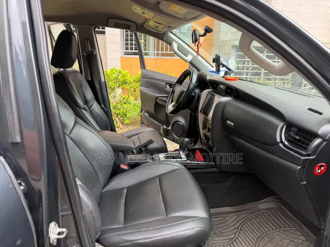 Toyota Fortuner 2020 Noir
