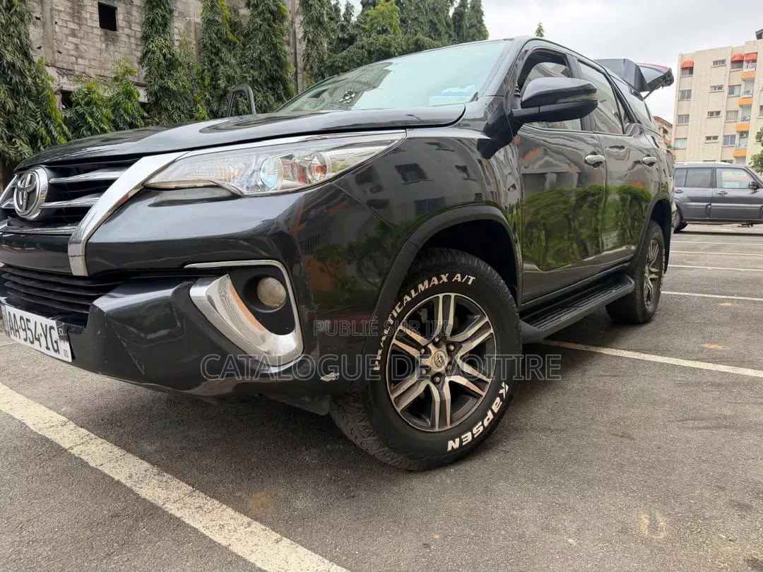 Toyota Fortuner 2020 Noir