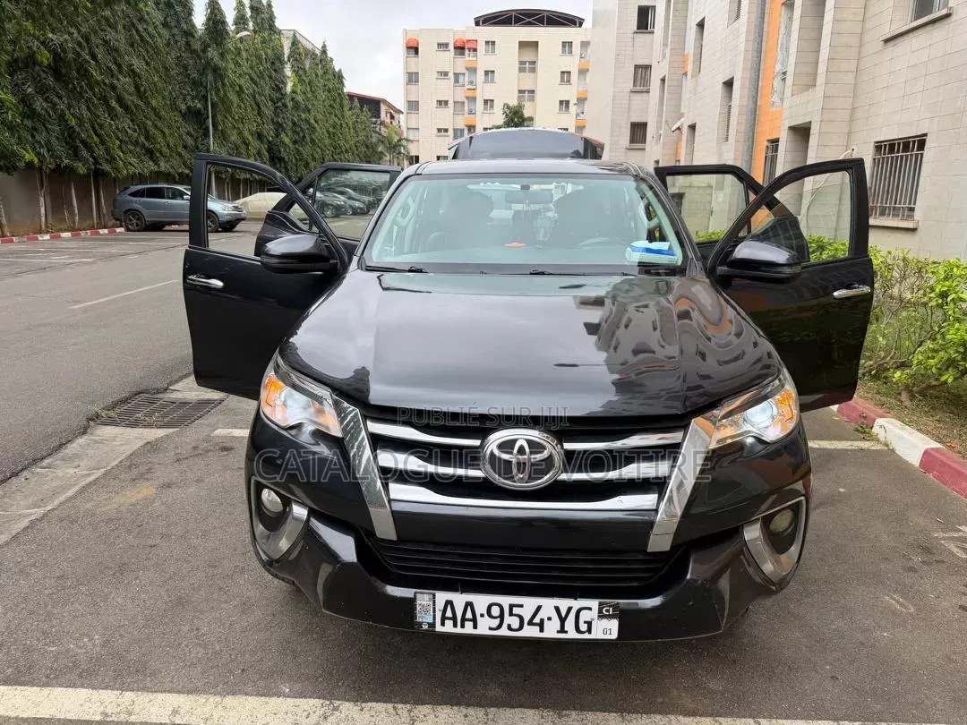 Toyota Fortuner 2020 Noir