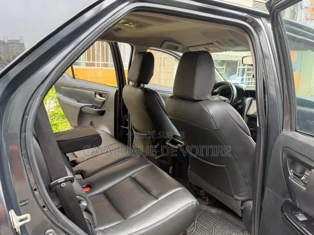 Toyota Fortuner 2020 Noir