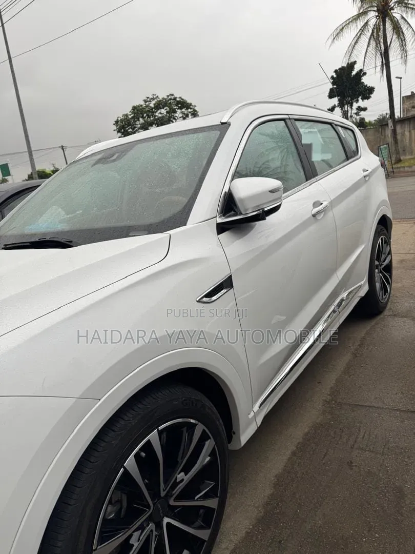 Jetour X70 Plus 2025 Blanc