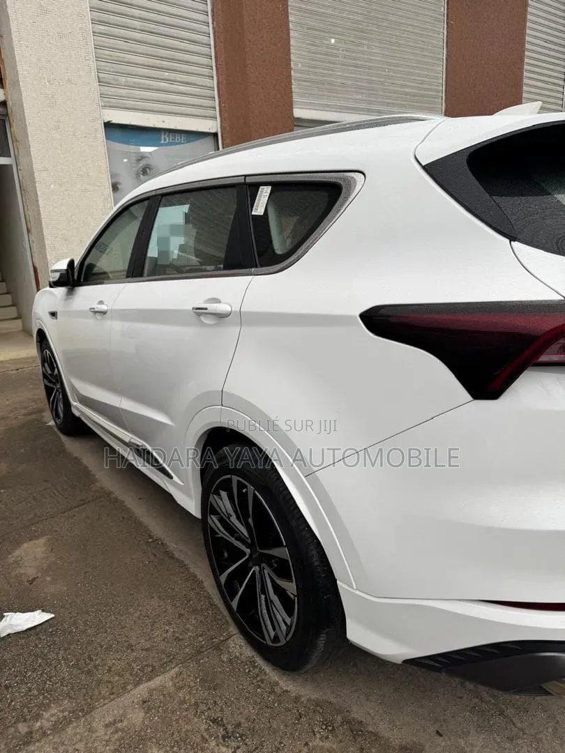 Jetour X70 Plus 2025 Blanc