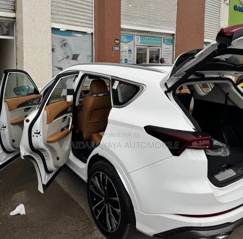 Jetour X70 Plus 2025 Blanc