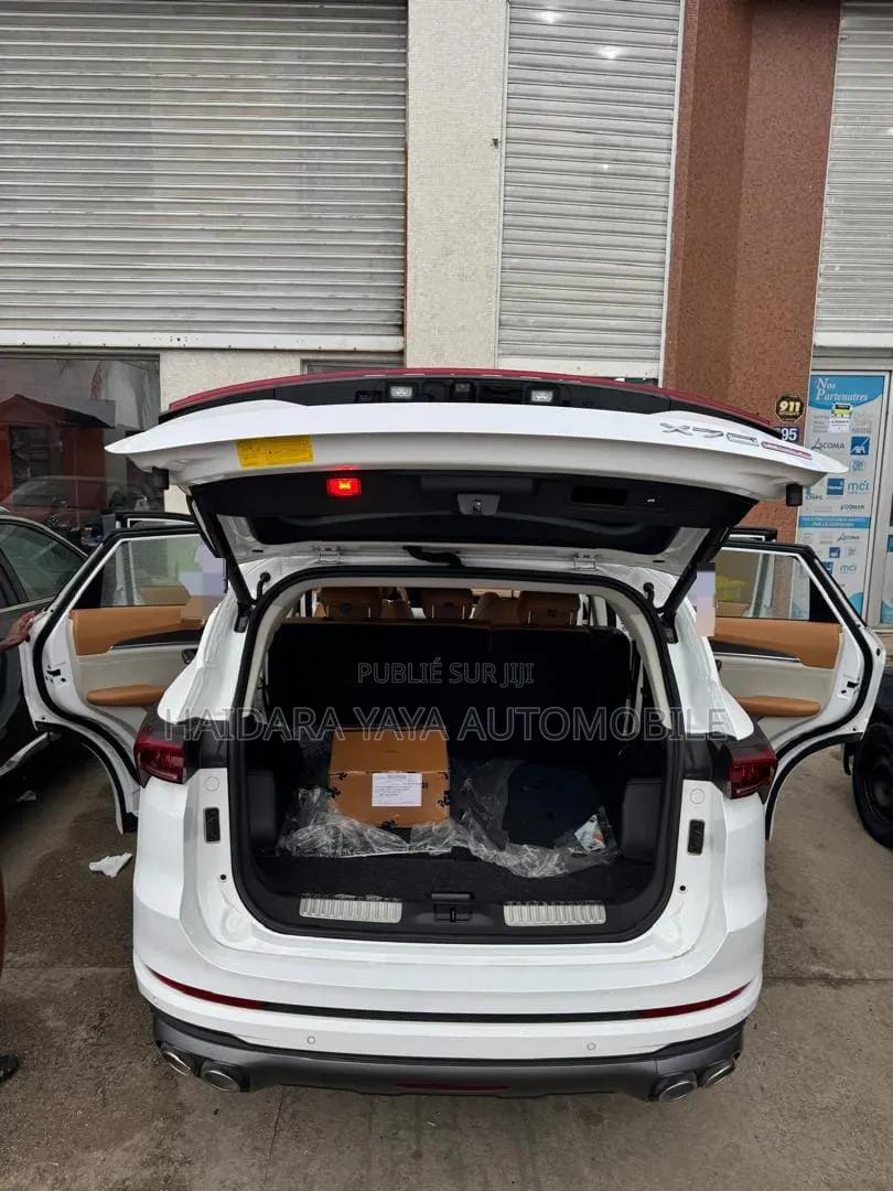 Jetour X70 Plus 2025 Blanc