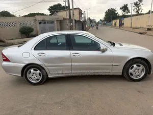 Mercedes-Benz C200 2004 Gris