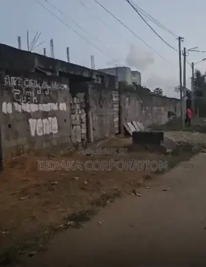 *TERRAIN À VENDRE – ANGRÉ DJÔROBITE 2* Belle Parcelle en Plein Q