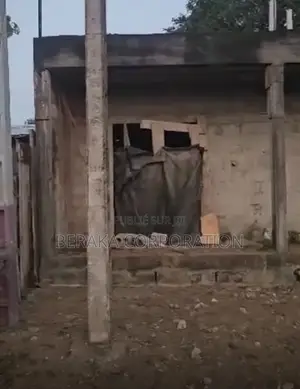 *TERRAIN À VENDRE – ANGRÉ DJÔROBITE 2* Belle Parcelle en Plein Q