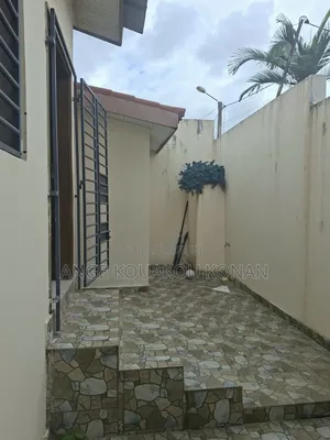 2chbre Villa dans Ange Immobilier, Cocody à Vendre