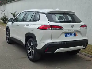 Toyota Corolla Cross 2023 Blanc