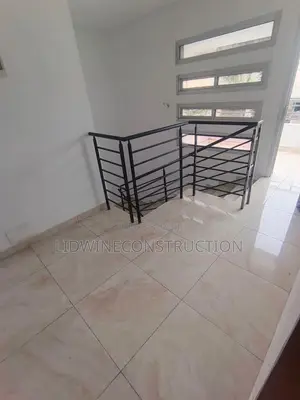 Meublé 4chbre Appartement dans Bingerville à Louer
