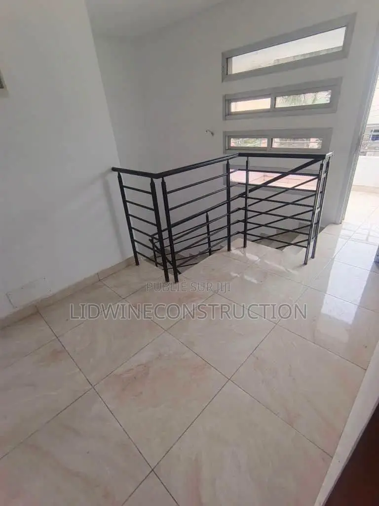 Meublé 4chbre Appartement dans Bingerville à Louer