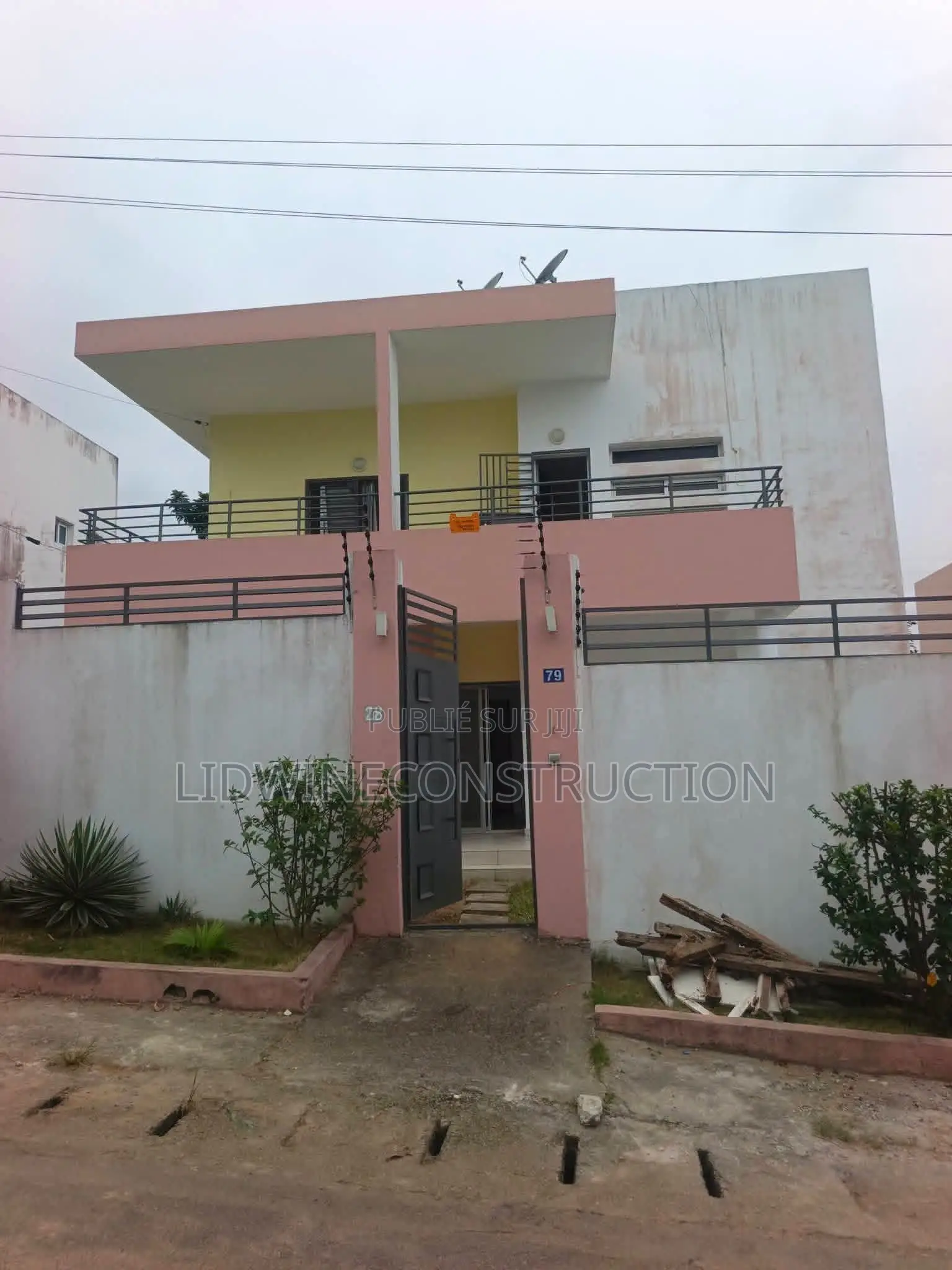 Meublé 4chbre Appartement dans Bingerville à Louer