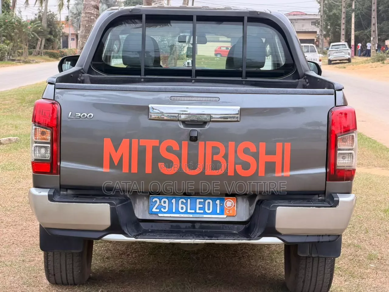 Mitsubishi L200 2022 Gris