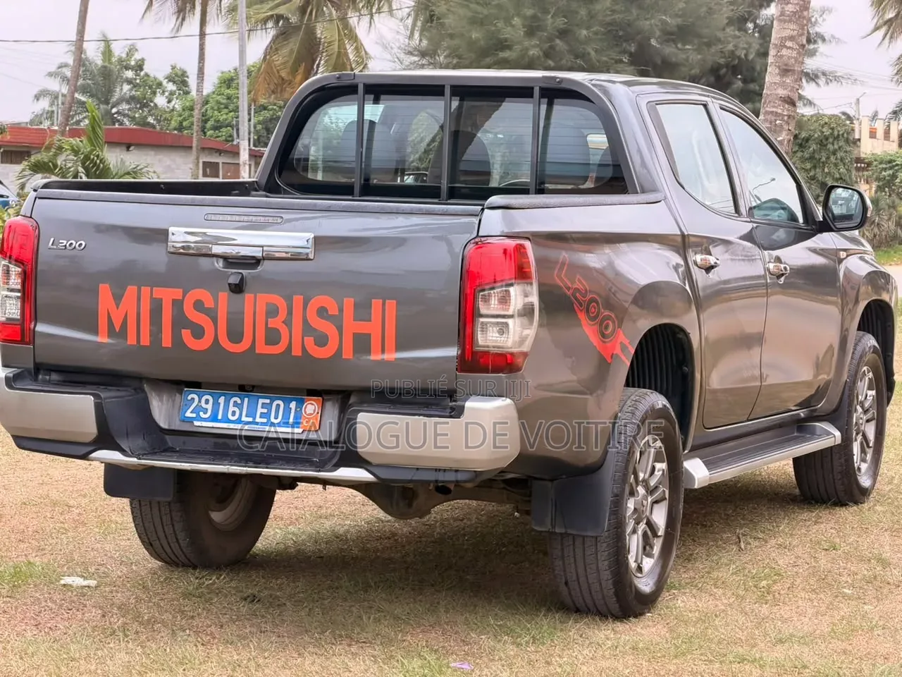Mitsubishi L200 2022 Gris