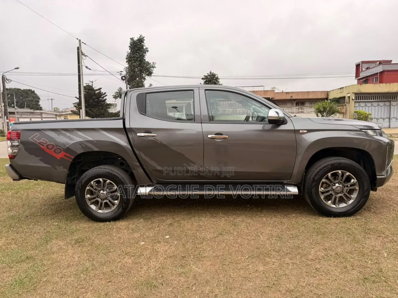 Mitsubishi L200 2022 Gris