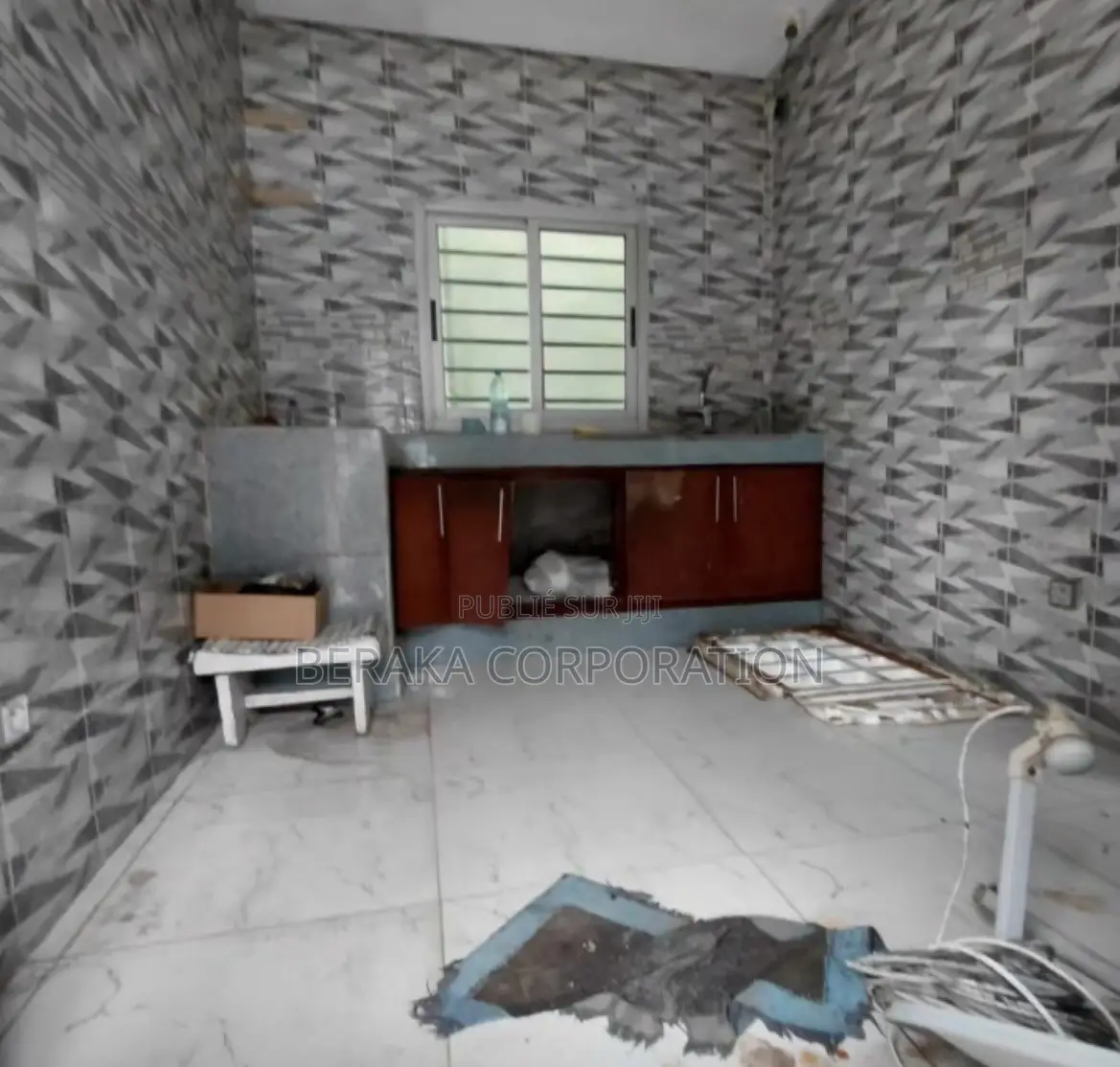 4chbre Duplex dans Beraka Corporation, Cocody à Vendre