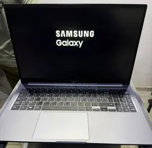 Ordinateur portable Samsung Galaxy Book4 16GB AMD Ryzen 5 SSD 512GB