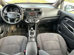 Kia Rio EX 4dr Hatchback (1.6L 4cyl 6A) 2014 Gris
