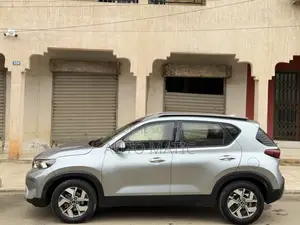Kia Stonic 2024 Gris