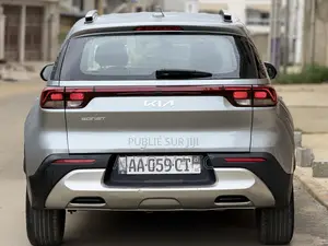 Kia Stonic 2024 Gris
