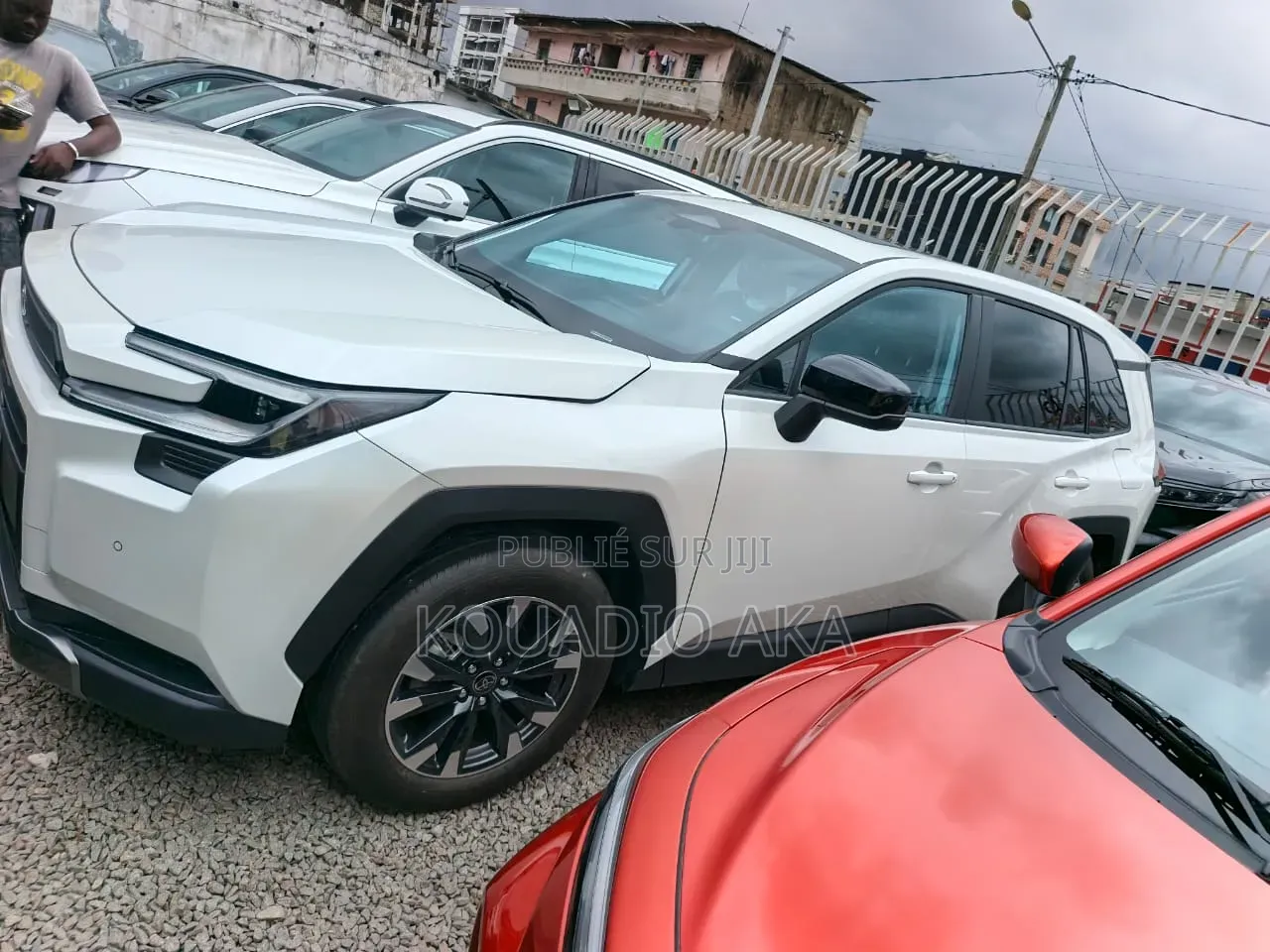Toyota RAV4 LE 2026 Blanc cassé