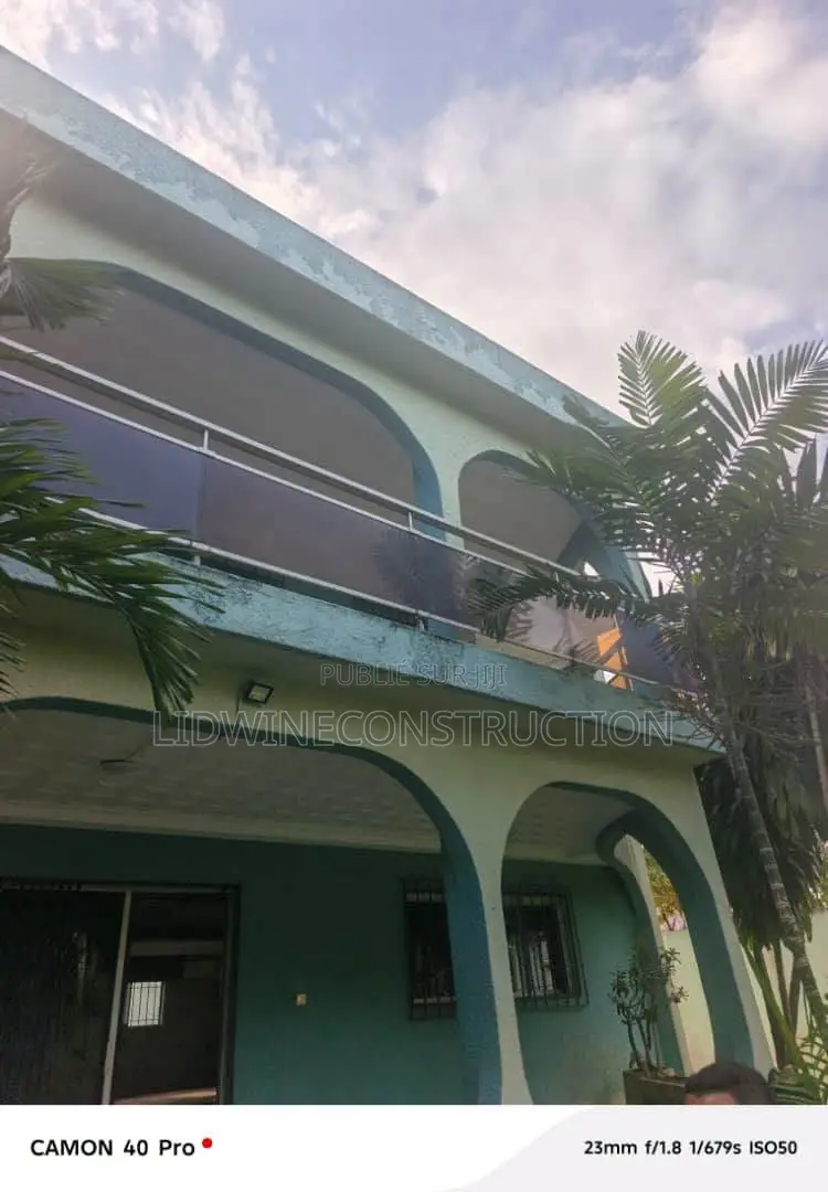 7chbre Duplex dans Deux Plateaux à Louer