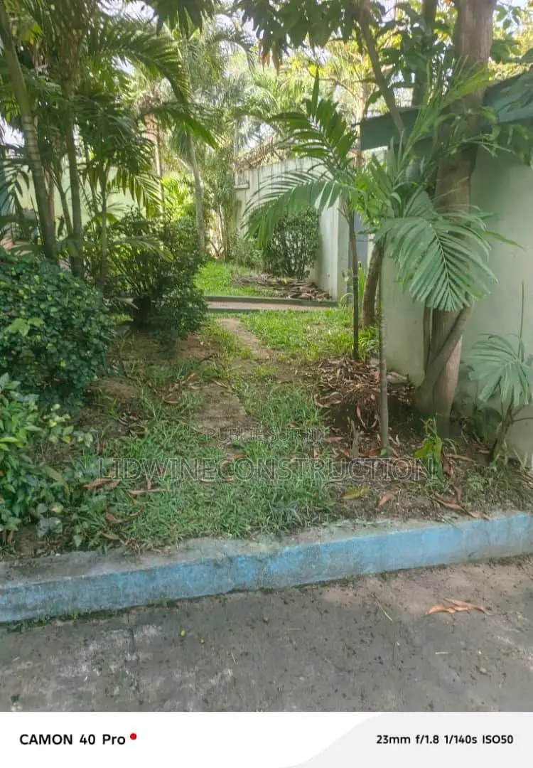 7chbre Duplex dans Deux Plateaux à Louer
