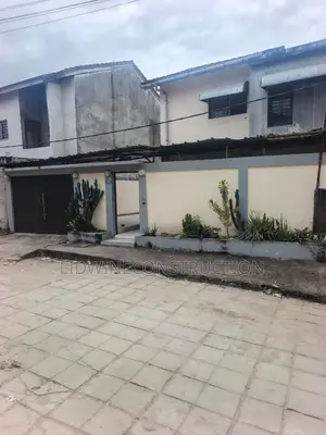 3chbre Duplex dans Cocody à Louer