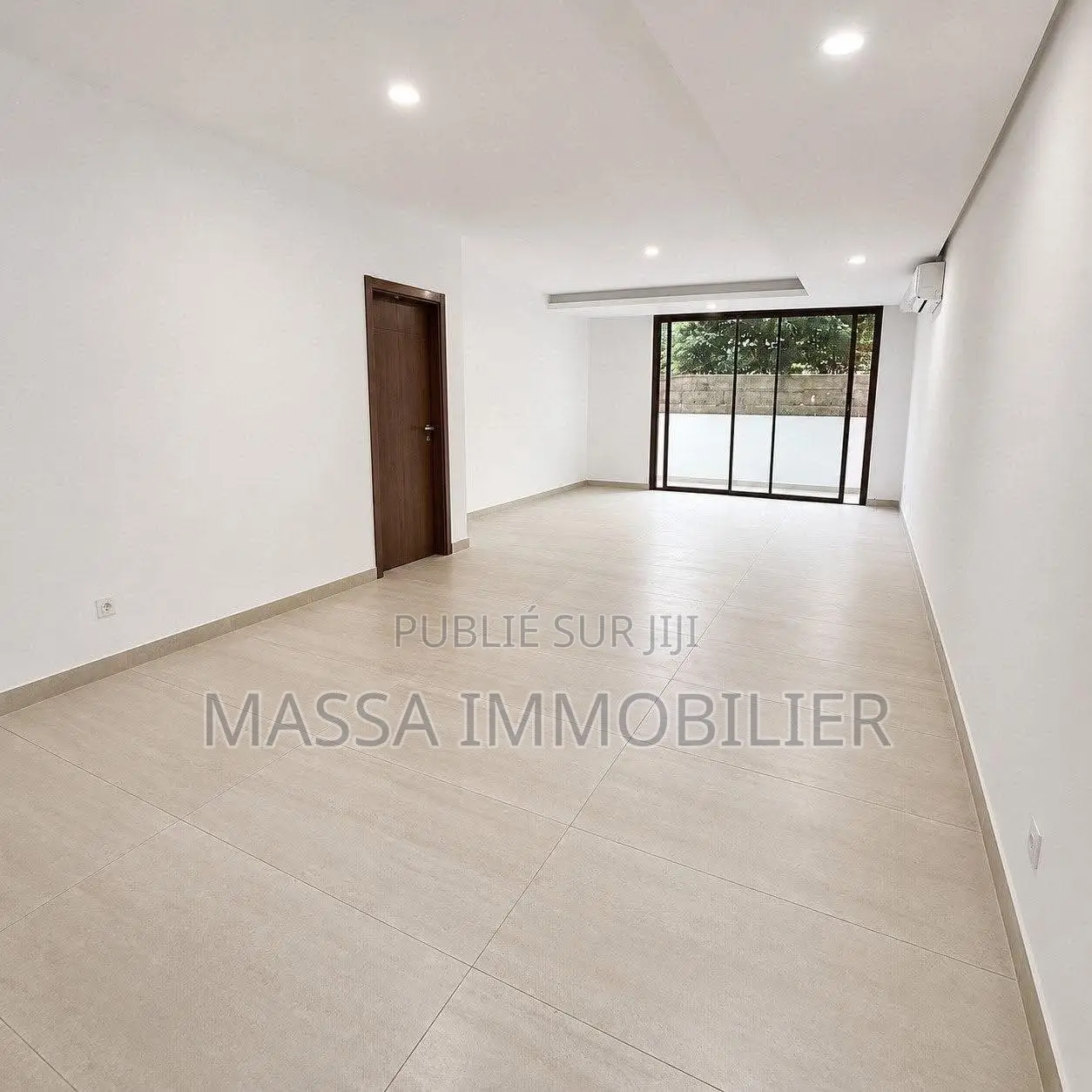 3chbre Appartement dans Massa Immobilier, Cocody à Louer
