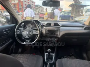 Suzuki Dzire 2024 Gris