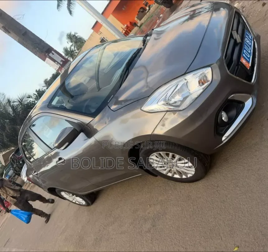 Suzuki Dzire 2024 Gris