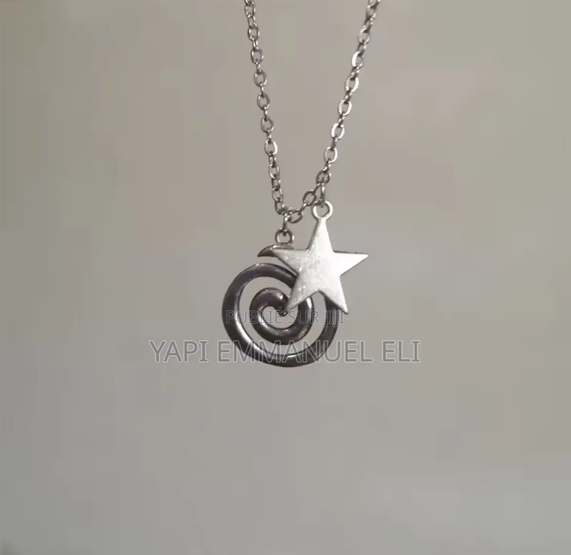 Collier Aesthetic
