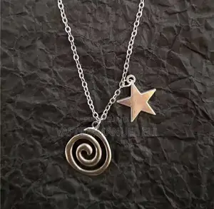 Collier Aesthetic