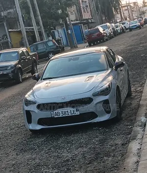 Kia Stinger 2021 Gris