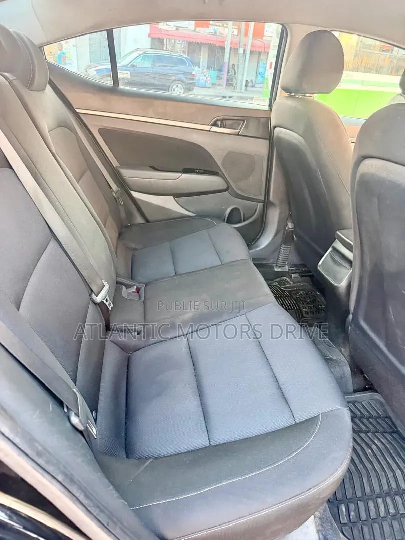 Hyundai Elantra SE 2018 Noir
