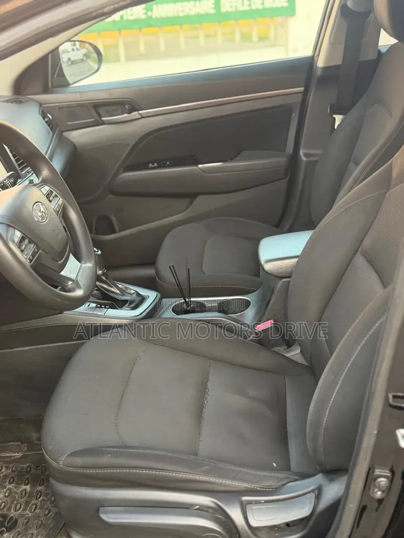 Hyundai Elantra SE 2018 Noir
