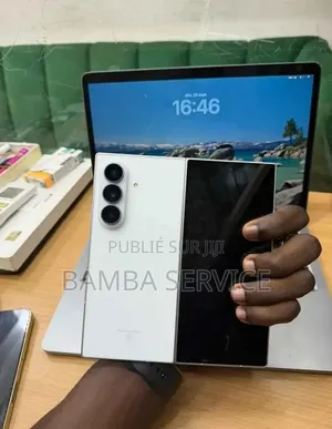 Nouveau Samsung Galaxy Z Fold8 Ultra 512 GB Autre