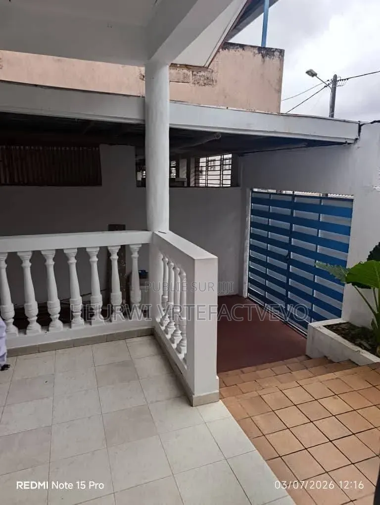 3chbre Villa dans Attoban, Cocody à Vendre