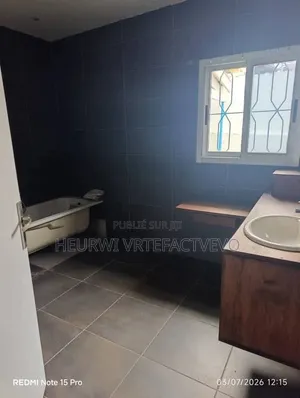 3chbre Villa dans Attoban, Cocody à Vendre
