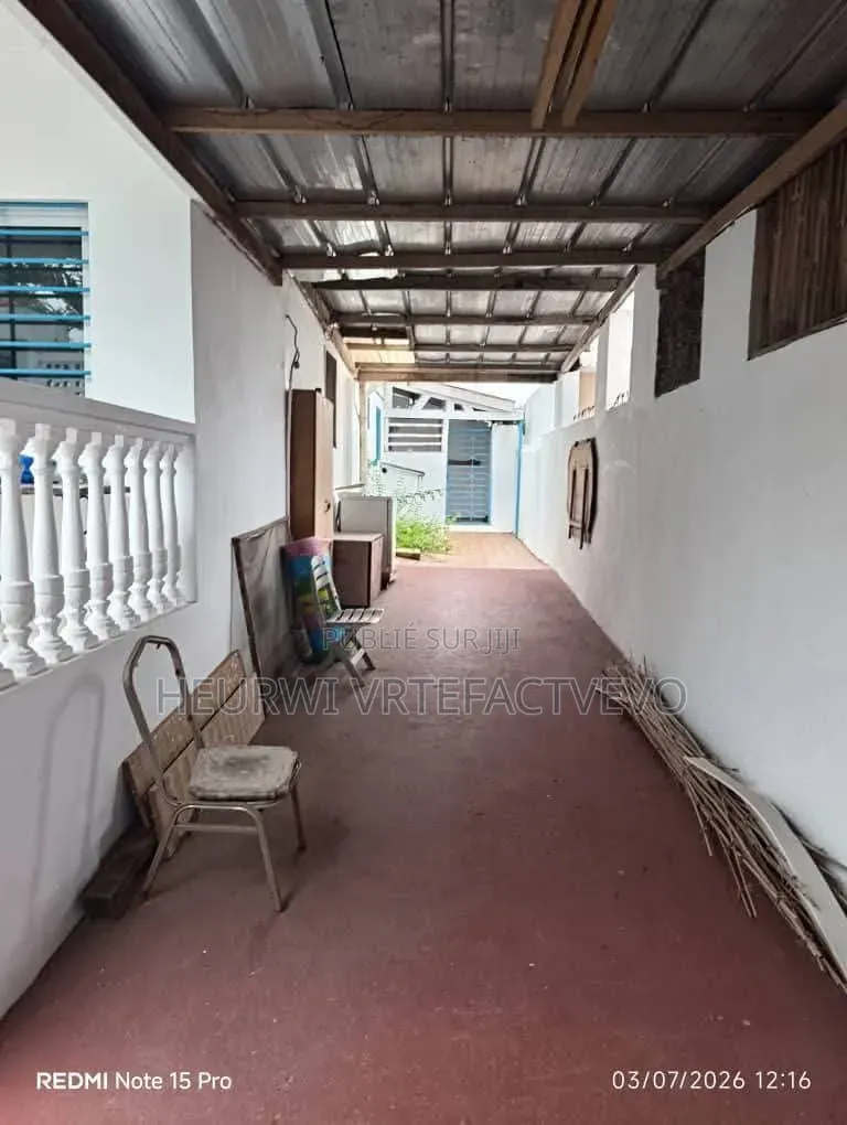 3chbre Villa dans Attoban, Cocody à Vendre