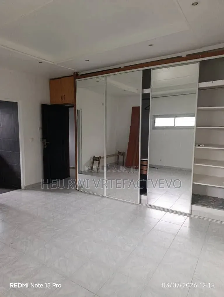 3chbre Villa dans Attoban, Cocody à Vendre
