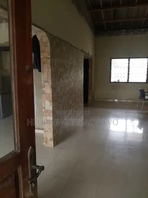 3chbre Villa dans Rivera 3, Cocody à Vendre